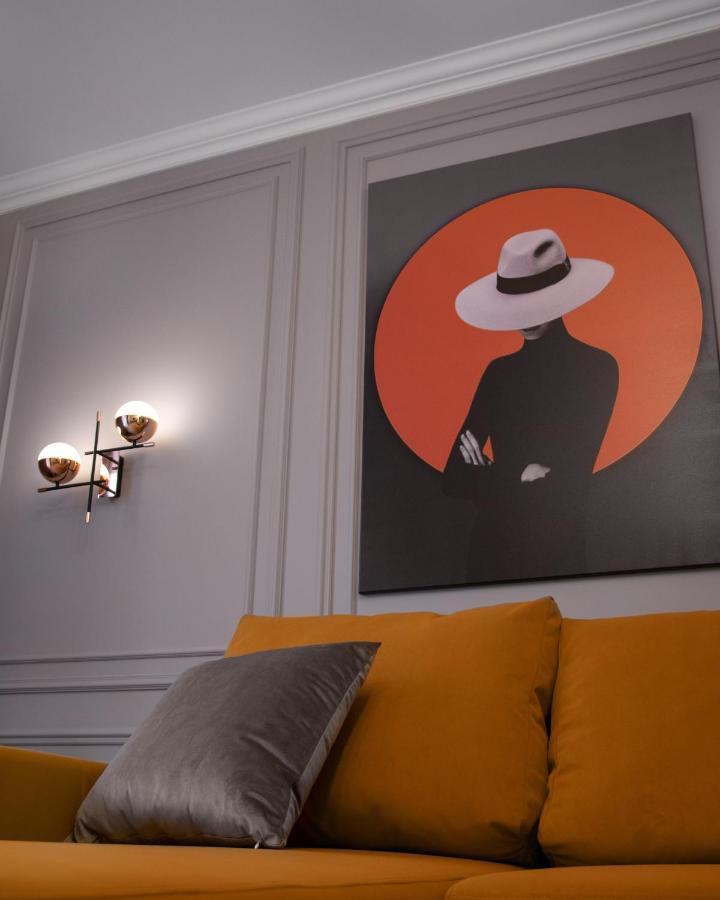 Royal 2 Apartments On Shevchenka 38 Str Lviv Bagian luar foto