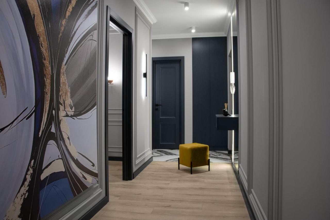 Royal 2 Apartments On Shevchenka 38 Str Lviv Bagian luar foto