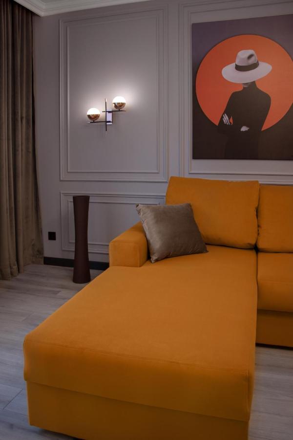 Royal 2 Apartments On Shevchenka 38 Str Lviv Bagian luar foto