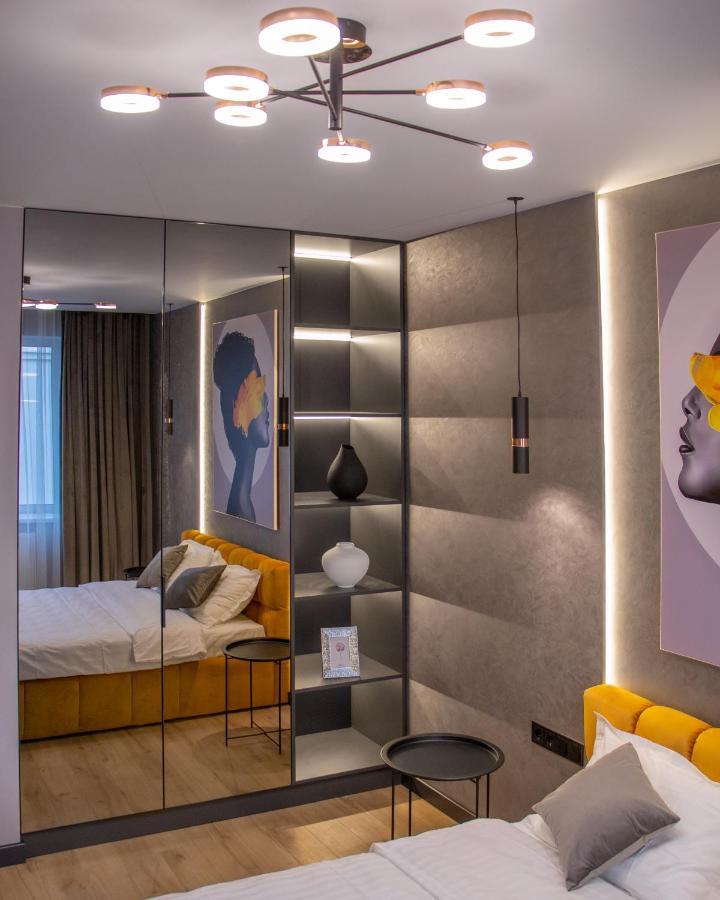 Royal 2 Apartments On Shevchenka 38 Str Lviv Bagian luar foto